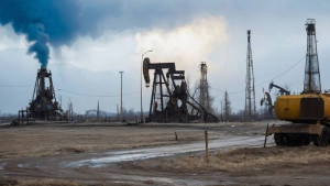 যুদ্ধবিরতির ঘোষণায় তেলের বাজারে দাম কমছে