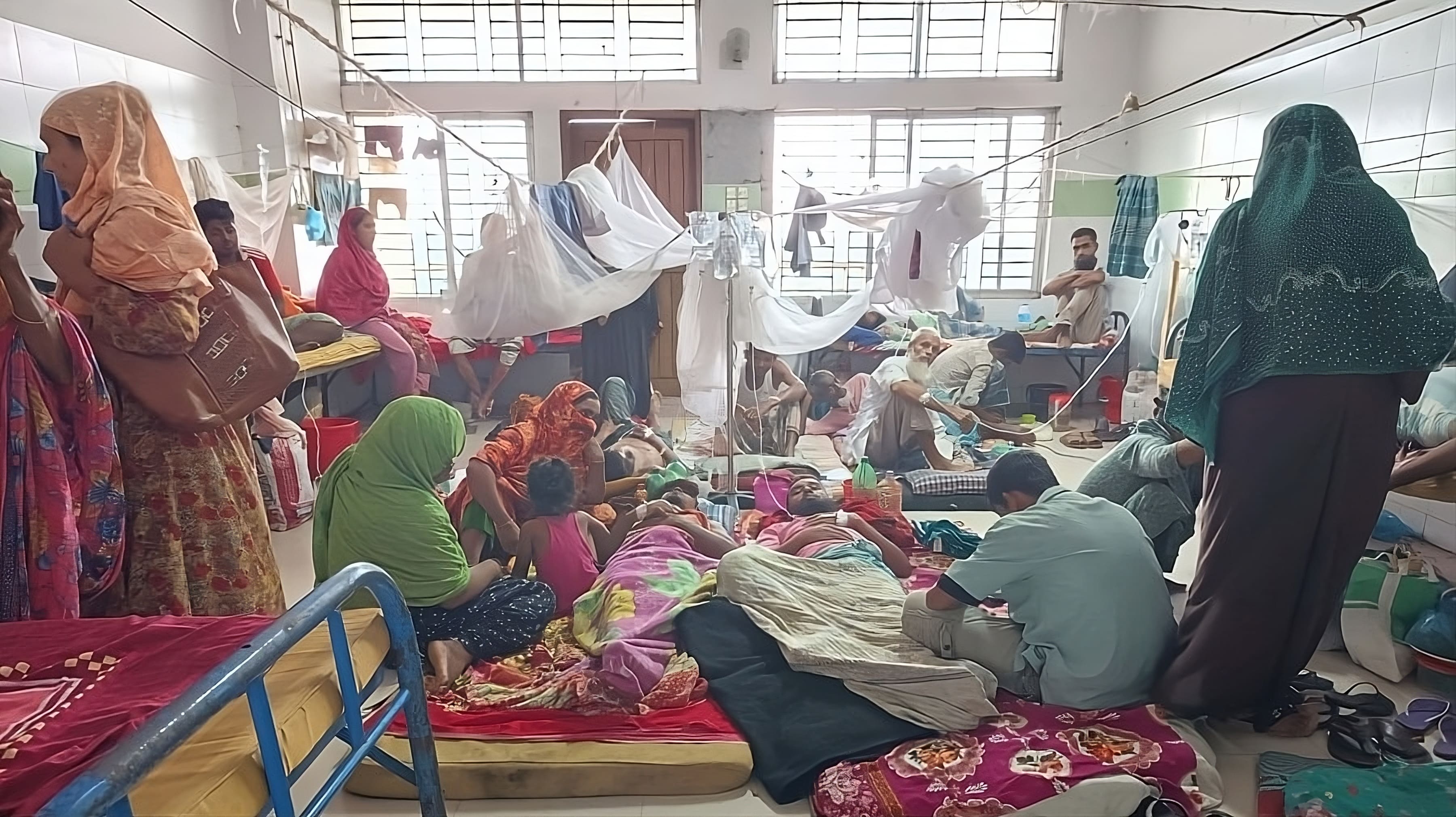 বরগুনায় ডেঙ্গু আক্রান্তের ঢল, হাসপাতালগুলোয় জায়গার সংকট