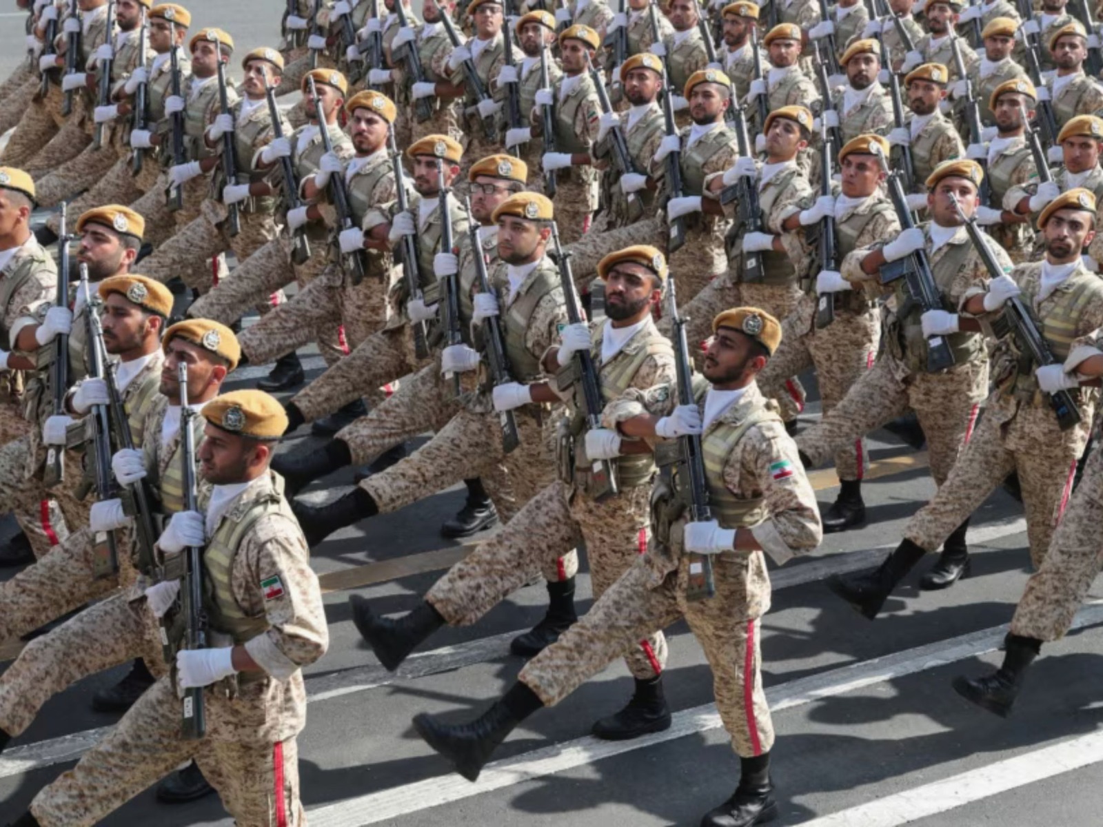 ইরানের সামরিক ঘাঁটিতে প্রস্তুতি জোরদার: পাল্টা আঘাত আসছে?