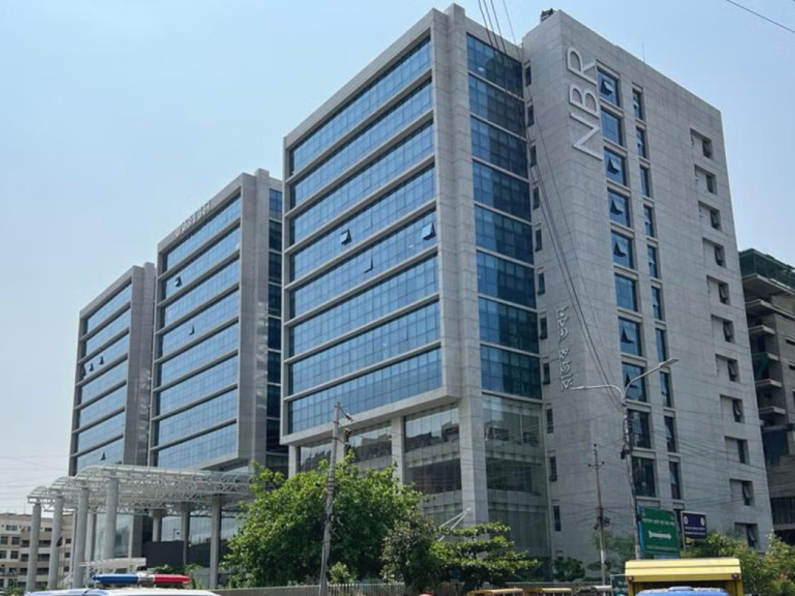 কাজে ফিরেছেন এনবিআরের কর্মকর্তা-কর্মচারীরা