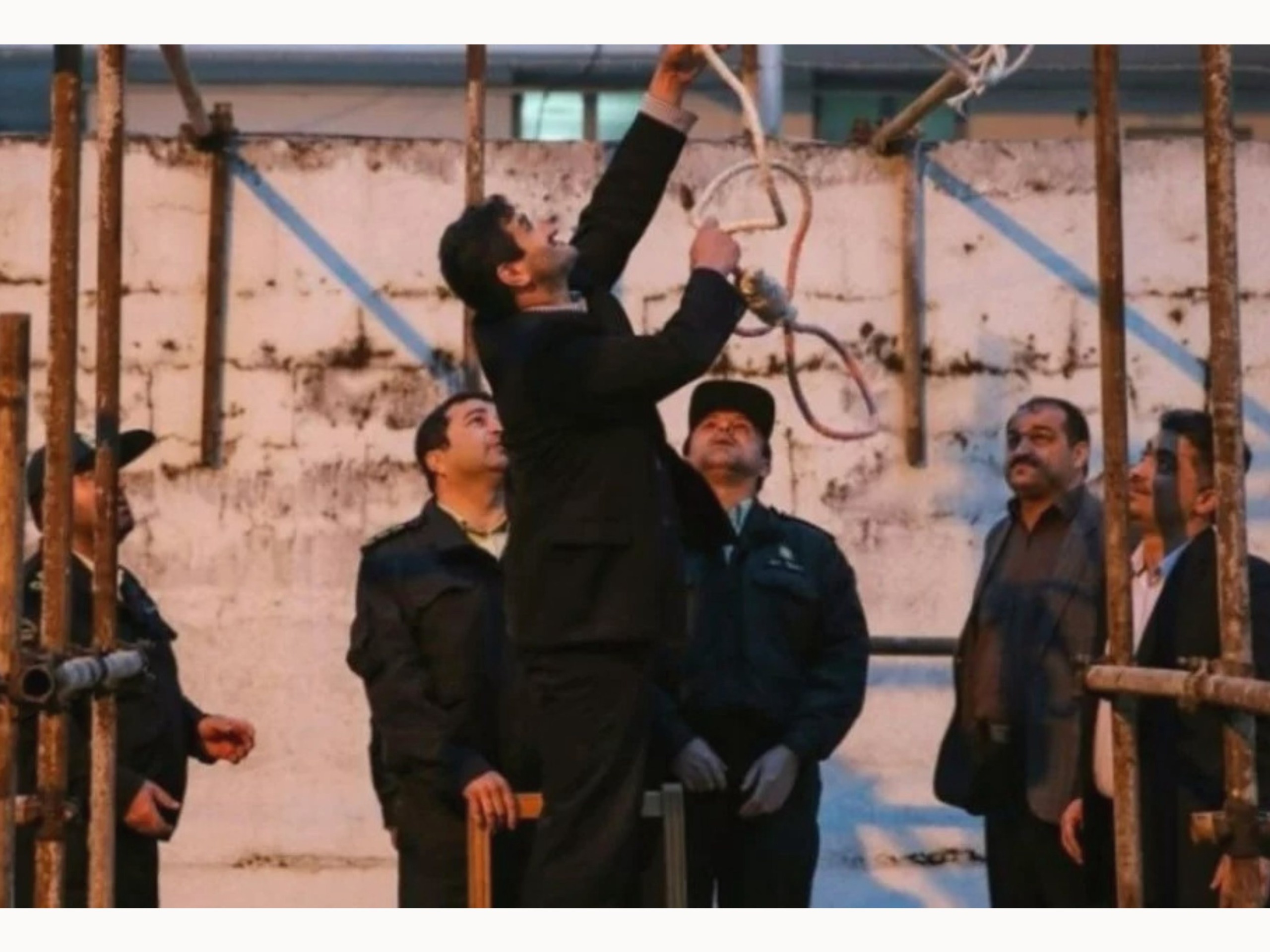 মার্কিন হামলার দিনে আমিরাতে ফাঁসি–মোসাদের নতুন শিকার ইরানের