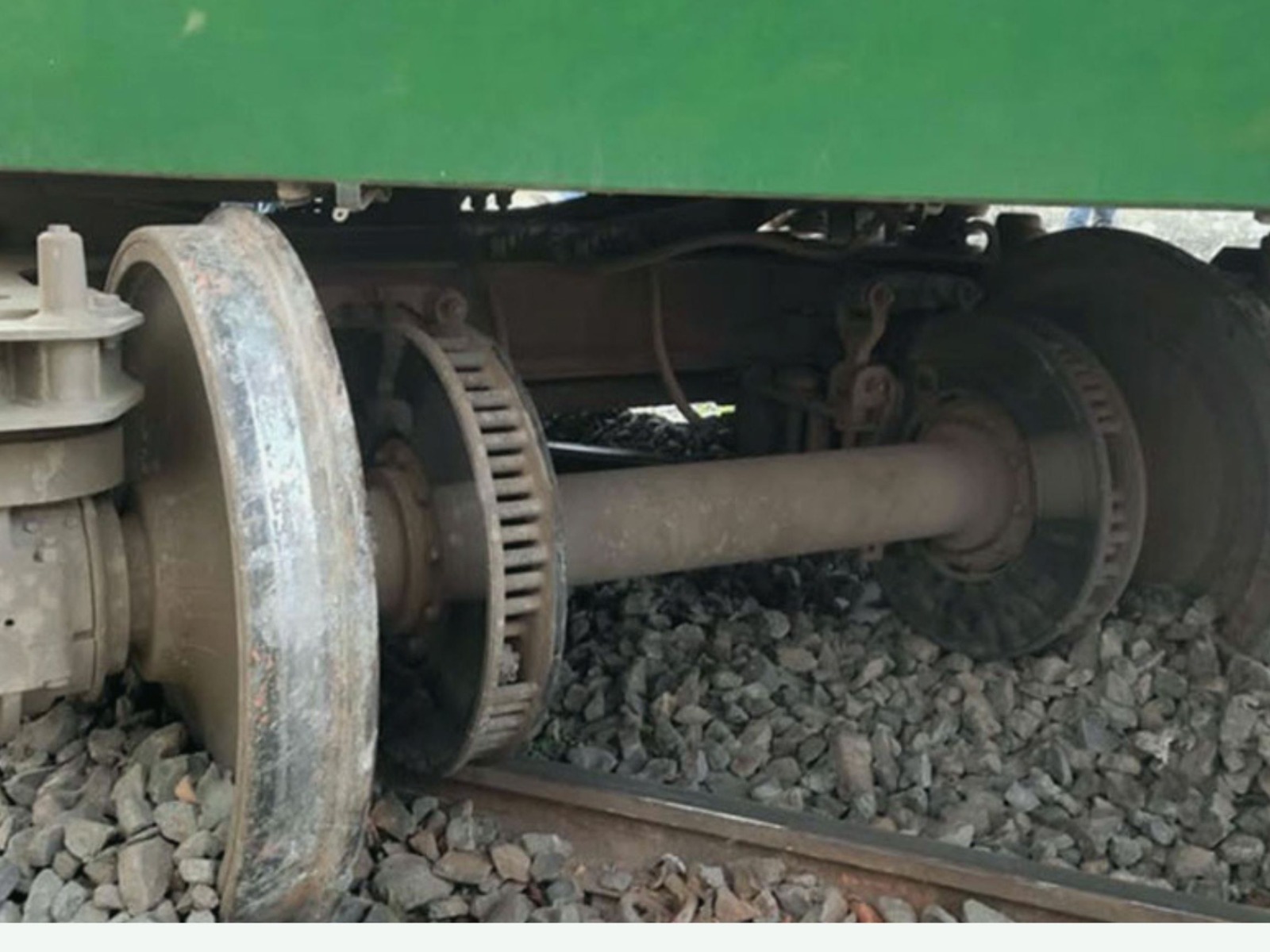 মধুমতিতে যান্ত্রিক ত্রুটি, বিলম্বিত বনলতা এক্সপ্রেস