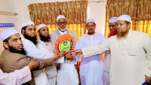 বিএনপি ছেড়ে এসেই হাতপাখার মনোনয়ন পেলেন দৌলতুজ্জামান