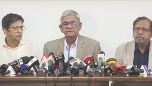 খালেদা জিয়াকে বিদেশ নেওয়ার মতো শারীরিক অবস্থা নেই: মির্জা ফখরুল