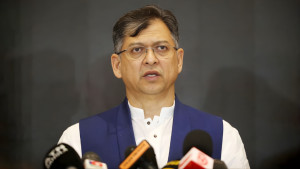 রাষ্ট্রপতির কাছেই শপথ নিয়েছিলেন, এখন বিরোধিতা কেন: স্বরাষ্ট্রমন্ত্রী