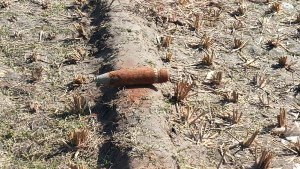 ফসলি জমিতে মিলল সাড়ে ৩ কেজির মর্টার শেল