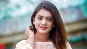 অভিনেত্রী তানজিন তিশার বিরুদ্ধে মামলা