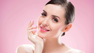 শীতে ঠোঁট ভালো রাখার ঘরোয়া ৬ উপায়