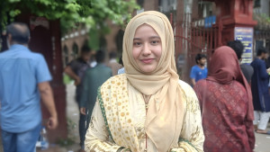 ডাকসু নেত্রীর বাসায় ‘আগুন, ককটেল বিস্ফোরণ’