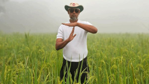 মনোনয়ন না পেয়ে ধানক্ষেতে ‘রিভিউ আবেদন’ বিএনপি নেতার