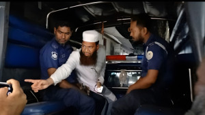 ৪ ভুয়া চিকিৎসক আটক