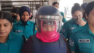 ধানমণ্ডিতে মারধরের শিকার সেই নারী হত্যাচেষ্টা মামলায় গ্রেপ্তার