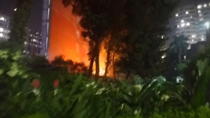 ঢাবির হলে আগুন