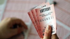 ৬ বছরের অধ্যবসায়, জিতলেন কোটি টাকা ৬ বছরের অধ্যবসায়, জিতলেন কোটি টাকা