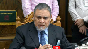 দেশ সংকটময় মুহূর্তে দাঁড়িয়ে আছে: সিইসি