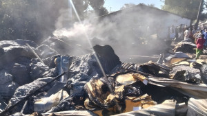 আগুনে পুড়ল ৬ গুদাম