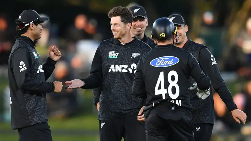 ৭ রানের থ্রিলারে কিউইদের দুর্দান্ত সূচনা