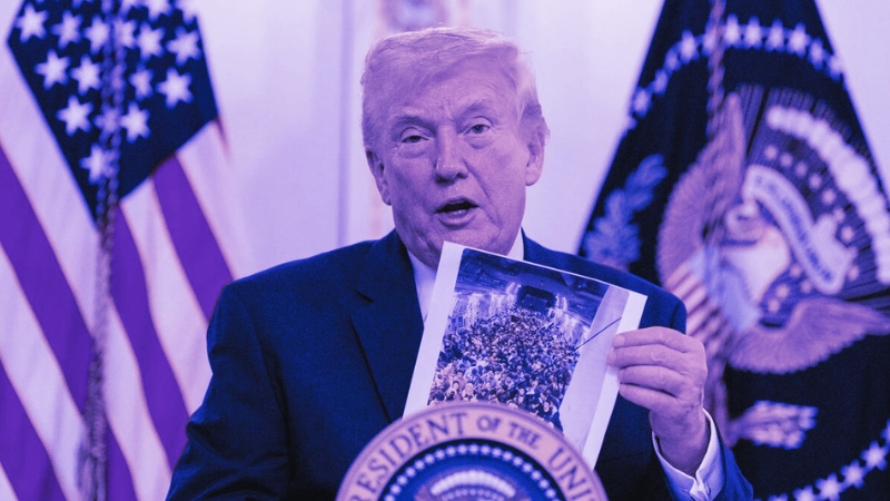 তৃতীয় বিশ্ব থেকে অভিবাসন স্থায়ীভাবে স্থগিতে ট্রাম্পের ঘোষণার মানে কী