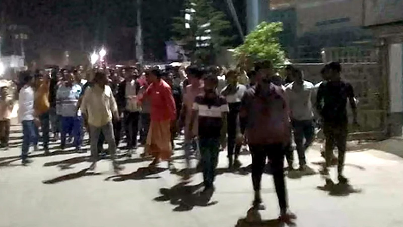 বোন পেলেন বিএনপির মনোনয়ন, ভাইয়ের সমর্থকদের রাস্তায় আগুন