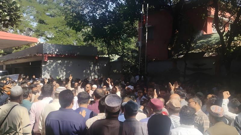 কমপ্লিট শাটডাউনের ঘোষণা শিক্ষকদের