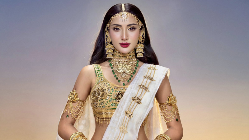 জামদানিতে ‘মিস ইউনিভার্স’ মঞ্চে মিথিলা