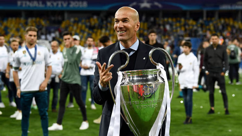 কোচ হিসেবেই ফিরছেন জিদান