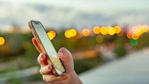 অনুমতি ছাড়া নারীর ছবি পোস্ট করায় জরিমানা সাড়ে ৬ লাখ