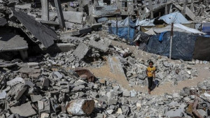 গাজায় এক পরিবারের ১১ জনকে হত্যা করল ইসরায়েল