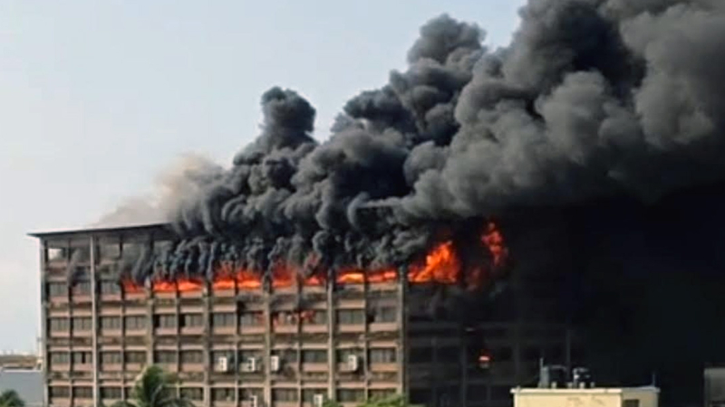 চট্টগ্রাম ইপিজেডে কারখানায় ভয়াবহ আগুন