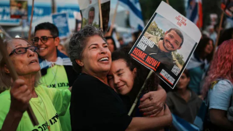 ইসরায়েলের ৭ জিম্মিকে ফিরিয়ে দিল হামাস