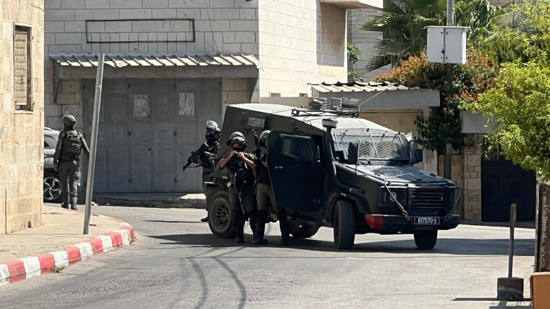 বিয়ের আনন্দে বিষাদ, গাড়ি থামিয়ে বরকে নিয়ে গেল ইসরায়েলি সেনারা
