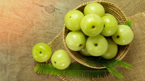 প্রতিদিন আমলকি কেন খাবেন-
