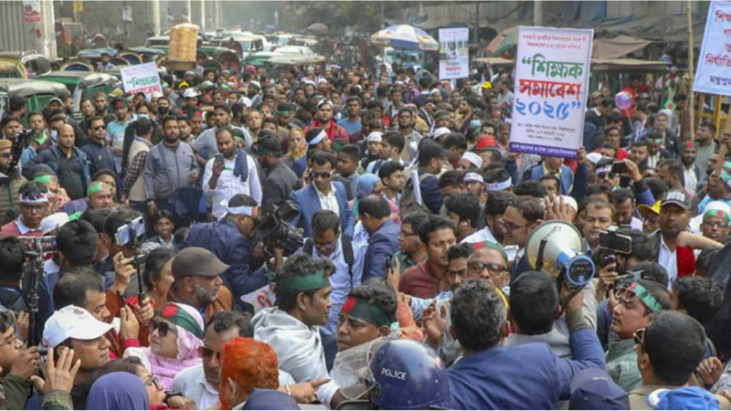 তিন দাবিতে শিক্ষকদের আল্টিমেটাম, সরকারের জবাব কবে?