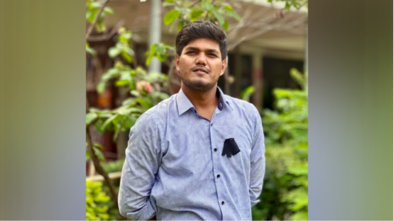 নিয়ম ভেঙে ভোটকেন্দ্রে ঢুকলেন ছাত্রদলের ভিপি প্রার্থী, বললেন ‘রিটার্নিং কর্মকর্তার অনুমতি ছিল'