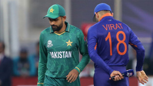 কোহলি প্রসঙ্গে বিরক্ত বাবর, থামালেন সাংবাদিককে