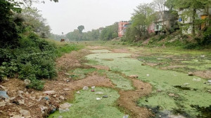 দখল ও দূষণে অস্তিত্ব সংকটে মৃতপ্রায় ‘ছোট যমুনা নদী’