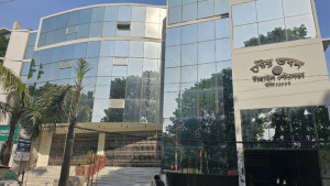 সেবার মান না বাড়লেও ফি বেড়েছে কয়েকগুণ