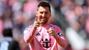 মেসির জোড়া আঘাতে নাটকীয় জয় মিয়ামির