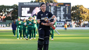 অধিনায়কের অপরাজিত ১৭৯, বিশ্বরেকর্ড নিউজিল্যান্ডের