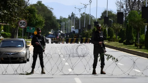 বিশ্বের নজর ইসলামাবাদের সেরেনা হোটেলে, ‘অসম্ভবকে’ সম্ভব করতে মরিয়া পাকিস্তান