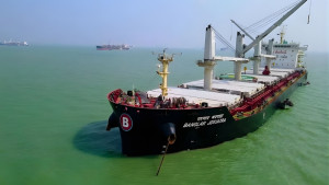 হরমুজ অতিক্রমের অনুমতি মেলেনি, শারজাহ বন্দরে ফিরছে ‘বাংলার জয়যাত্রা’