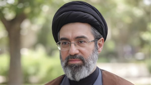 ইরানের সর্বোচ্চ নেতা মোজতবা খামেনি কোথায়, জানাল রাশিয়া