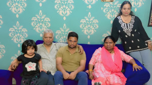 ৫০ দিন হাজতে, ২৫ দিন হোটেলে, ১৯ ঘণ্টার বাসযাত্রা—অবশেষে ইরান থেকে ঘরে ফেরা