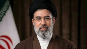 ইসরায়েলের বিরুদ্ধে লড়াইয়ে হিজবুল্লাহর প্রশংসা মোজতবা খামেনির, পাশে থাকার অঙ্গীকার