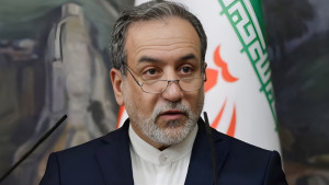 তেজস্ক্রিয় বিকিরণে ধ্বংস হবে উপসাগরীয় দেশগুলো—পারমাণবিক কেন্দ্রে হামলায় ইরানের হুঁশিয়ারি