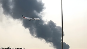 ড্রোন হামলায় ক্ষয়ক্ষতির ছবি শেয়ার, দুবাইয়ে গ্রেপ্তার ব্রিটিশ কেবিন ক্রু