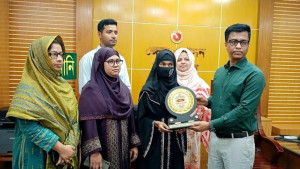 ‘কন্যা সাহসিকতা’ পুরস্কার পেল তহমিনা