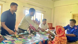২৪৭ নারীকে দ্বিগুণ অর্থ ফেরত দিলেন ইউপি চেয়ারম্যান