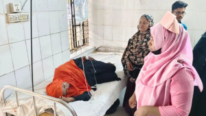 কিস্তির টাকা আদায়ে অন্তঃসত্ত্বা গৃহবধূকে মারধরের অভিযোগ