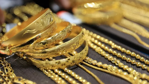 দেশের বাজারে কমল সোনার দাম